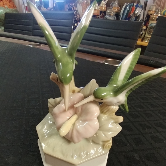 'Two's Company' Musical Hummingbirds - Picture 1 of 3